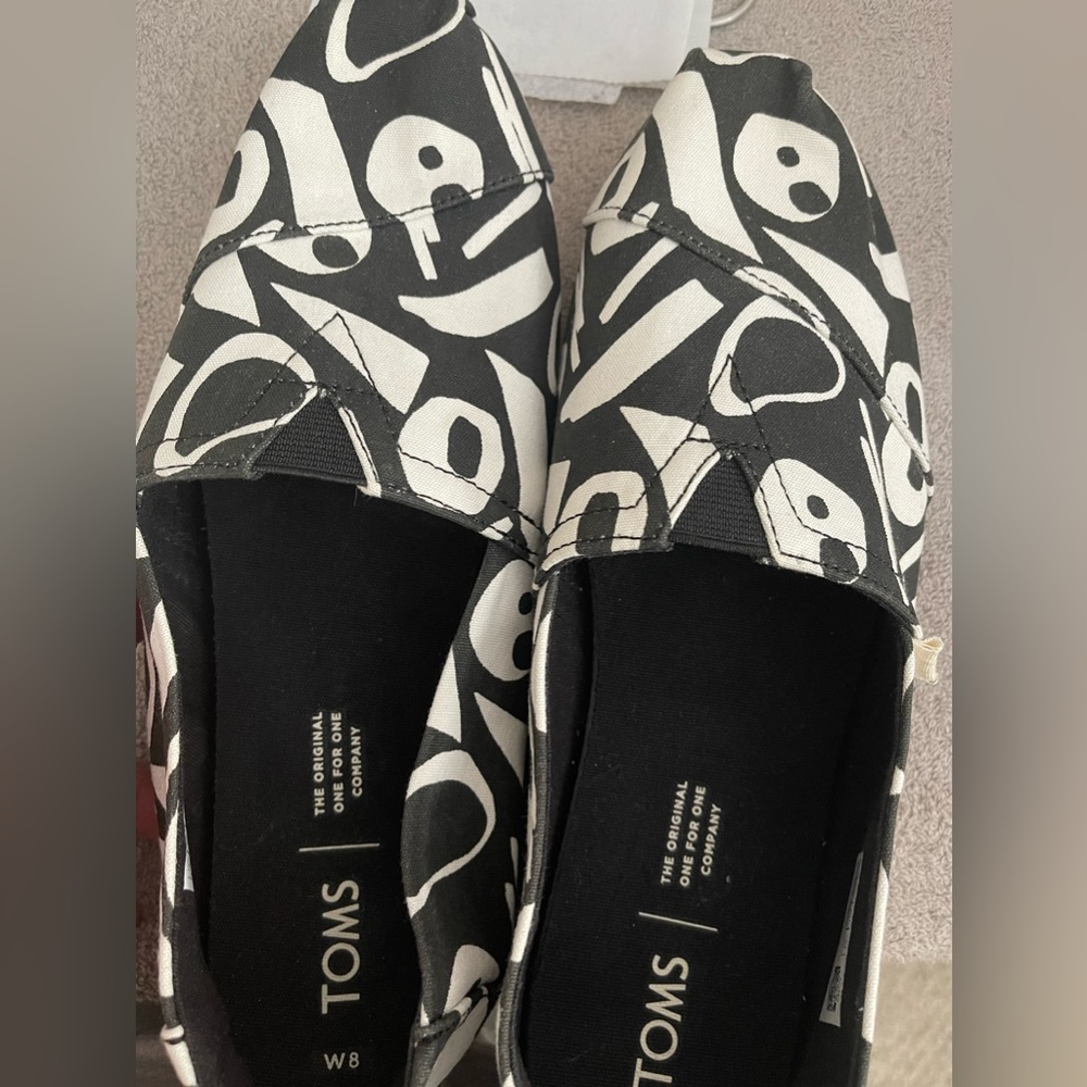 Toms shoes